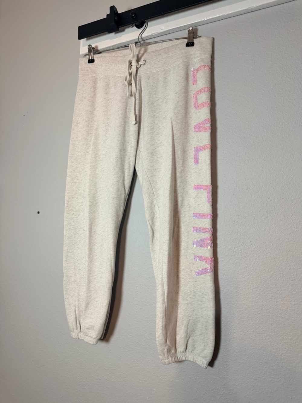 Victoria's Secret PINK Sequin Cropped Jogger Sweatpants Size Small Gray Midrise - Picture 2 of 9